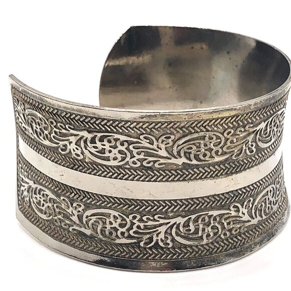 Vintage Silver Tone Wide Cuff Bracelet Etched Scrollwork, Boho Statement - Picture 14 of 15